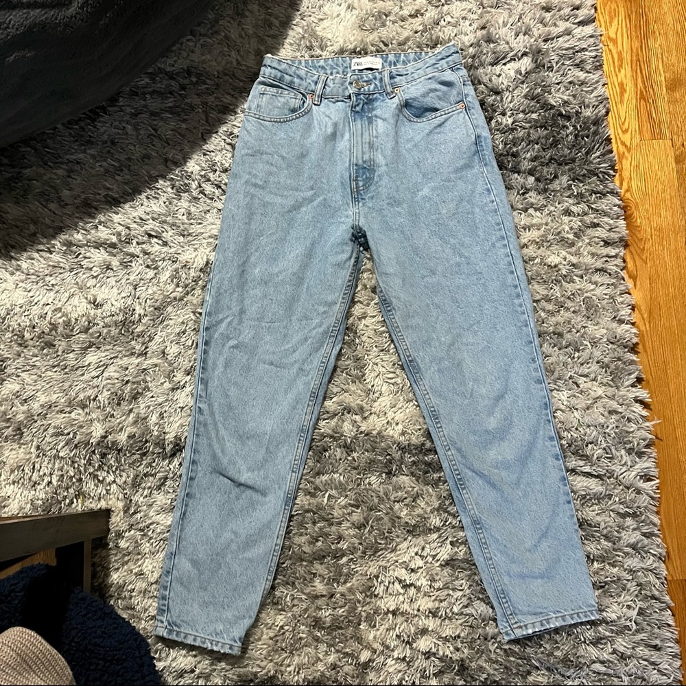 Zara Light Wash High Waisted Mom Jeans